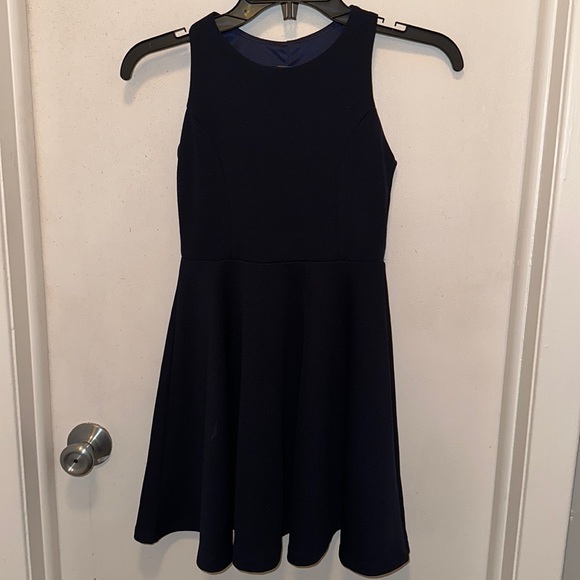 UDTFASHION Navy racer back Dress. Hi neckline, stretchy & flare skirt SZ 8 - Picture 2 of 5